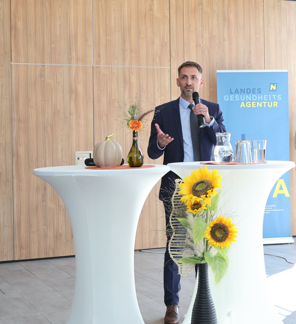 Sehr persönliche Worte verbunden mit seinem Dank an das gesamte Team des PBZ Scheiblingkirchen findet Klaus Neubauer, der in Vertretung der Geschäftsführung Thermenregion zu uns gekommen ist.