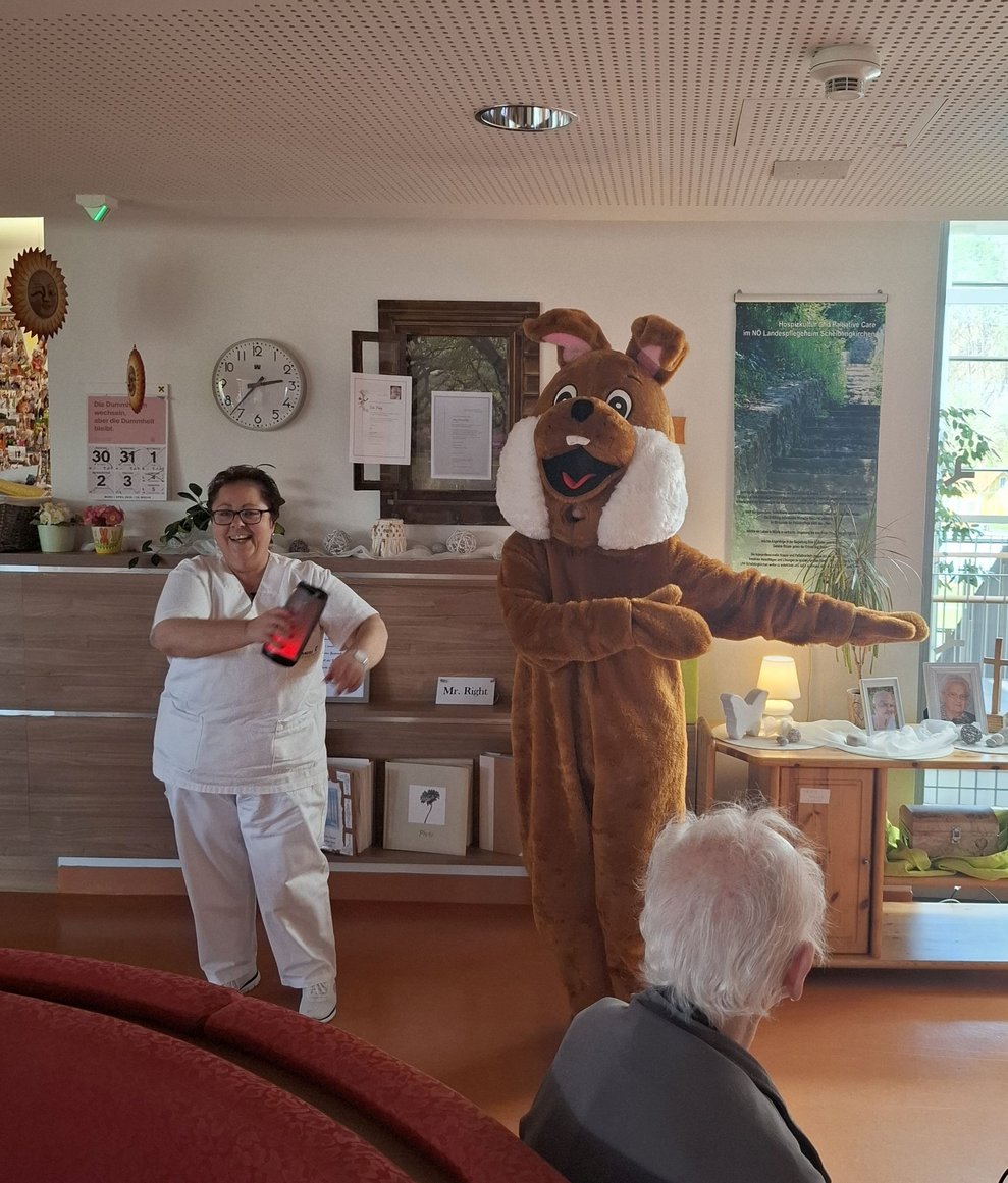 Tolle Choreografie! Vermutlich haben die beiden daheim sehr viel für den perfekten Auftritt heute geübt.