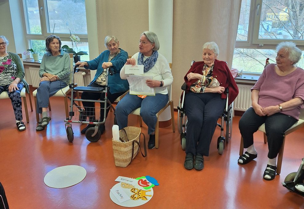 Frau Prenner erklärt so manches Wort, das man im normalen Sprachgebrauch eigentlich noch gar nicht mit der Fastenzeit in Verbindung bringt.