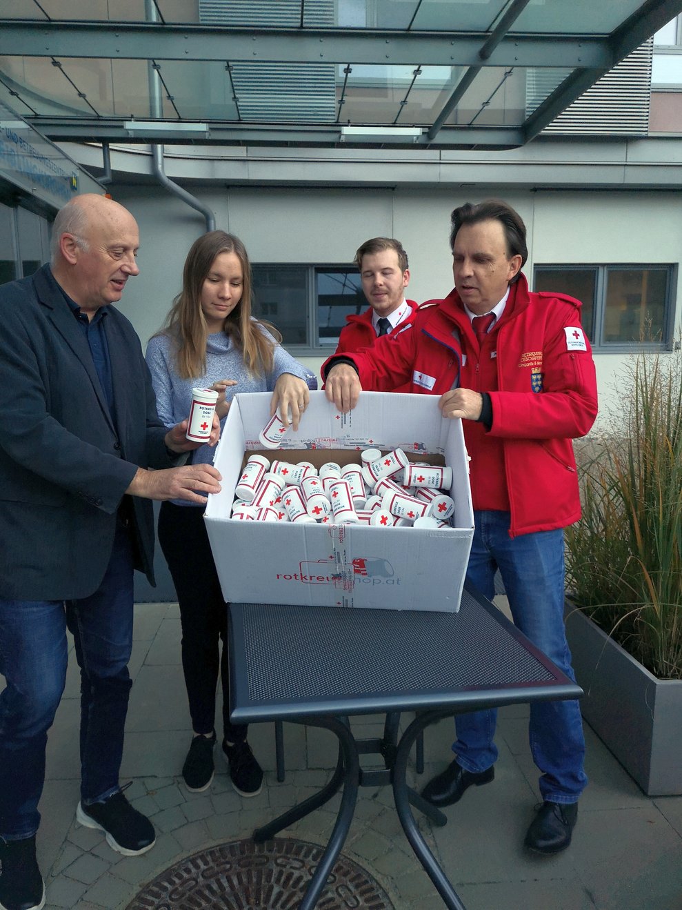 Beim Eintreffen der Rettungskräfte sollen die Informationen in der Dose helfen, wertvolle Zeit zu sparen.