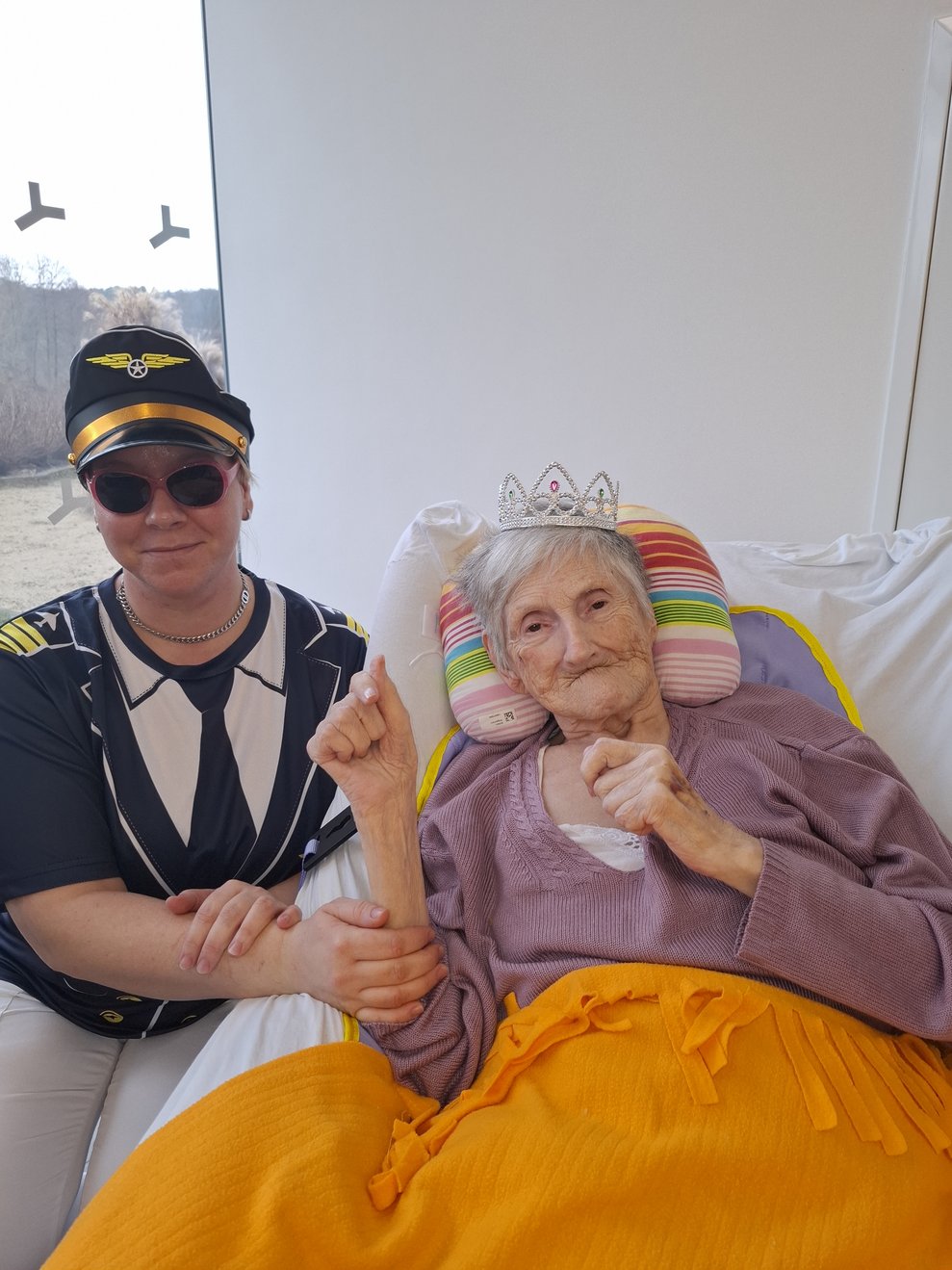 Selbstverständlich wird es allen BewohnerInnen, die das gerne möchten, ermöglicht am Faschingsfest teilzunehmen.