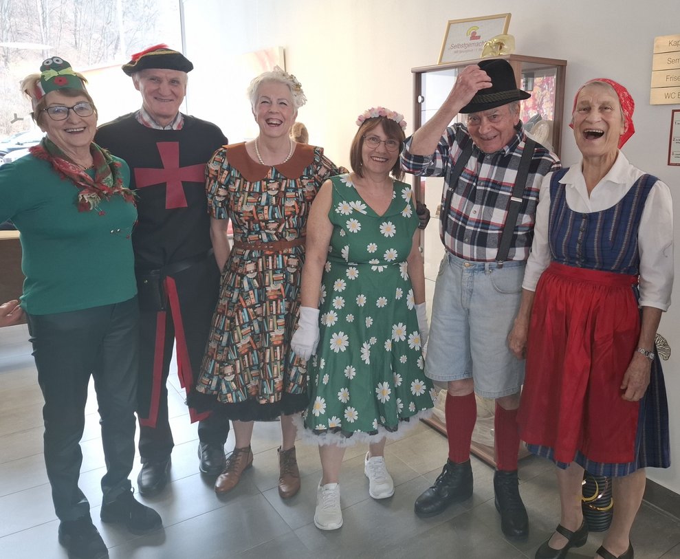 Last but not least - unser Ehrenamtsteam ist heute natürlich auch wieder zahlreich vertreten! Wir bedanken uns für euren Besuch, euer Engagement und euren täglichen Einsatz zum Wohle unserer Bewohnerinnen und Bewohner.